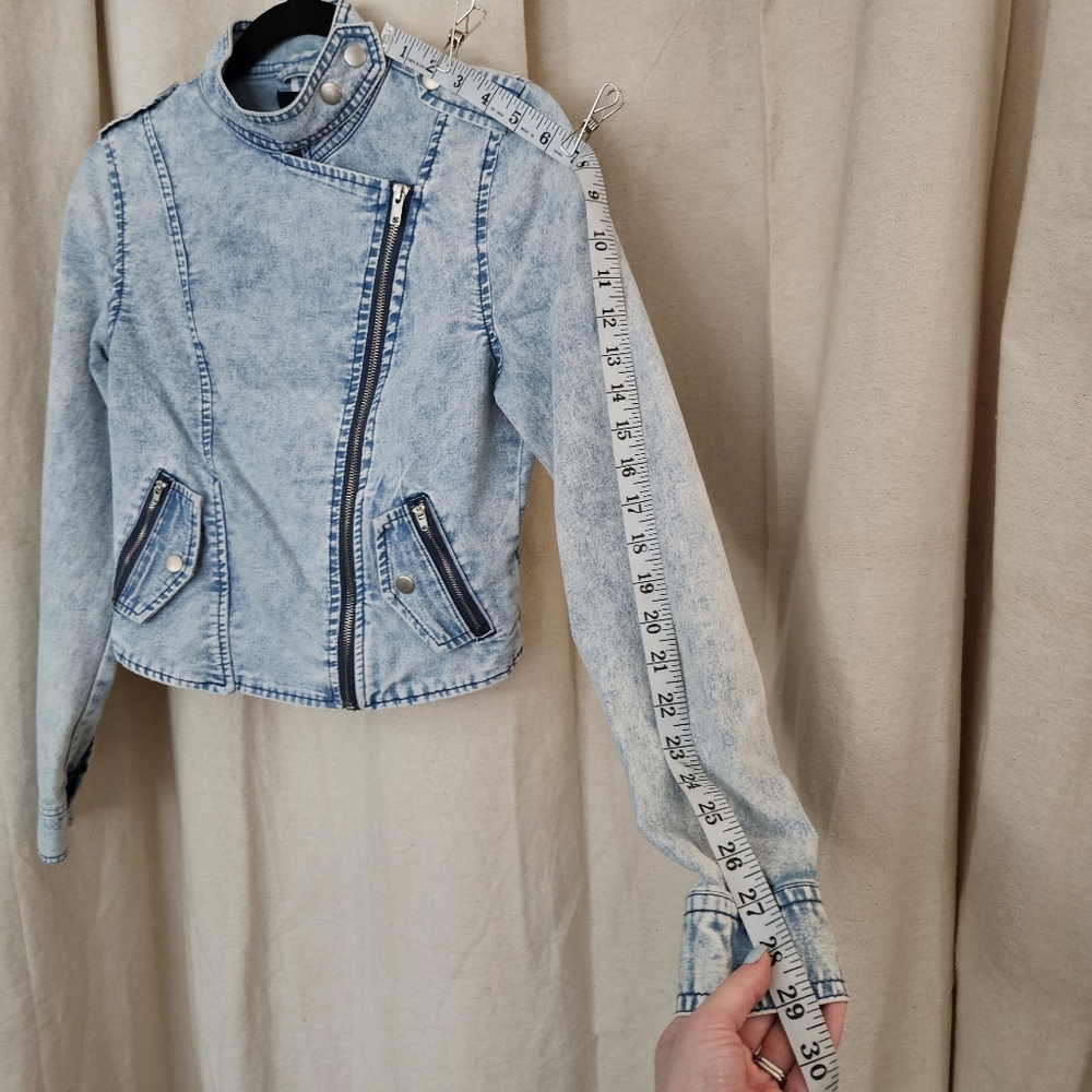 Forever 21 Acid Washed Asymmetrical XS Cropped Moto Side Zip Jacket